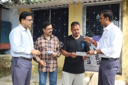 jamshedpur-corona-effect-झारखंड-बंगाल सीमा के बेंद में 20 मार्च से लगेगा चेकनाका, दंडाधिकारी नियुक्त, टाटा मोटर्स ने चलाया कोरोना से बचाव के लिए अभियान, जारी किया हेल्पलाइन, बिष्टुपुर का यह शो रुम, जिसमें है कोरोना से बचाव का अनोखा इंतजाम jamshedpur-corona-effect-झारखंड-बंगाल सीमा के बेंद में 20 मार्च से लगेगा चेकनाका, दंडाधिकारी नियुक्त, टाटा मोटर्स ने चलाया कोरोना से बचाव के लिए अभियान, जारी किया हेल्पलाइन, बिष्टुपुर का यह शो रुम, जिसमें है कोरोना से बचाव का अनोखा इंतजाम