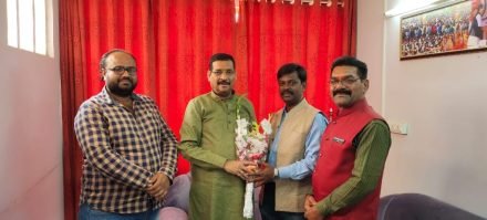 प्रदेश अध्यक्ष सह राज्यसभा उम्मीदवार दीपक प्रकाश से मिले महानगर अध्यक्ष दिनेश कुमार, दी शुभकामनाएं प्रदेश अध्यक्ष सह राज्यसभा उम्मीदवार दीपक प्रकाश से मिले महानगर अध्यक्ष दिनेश कुमार, दी शुभकामनाएं