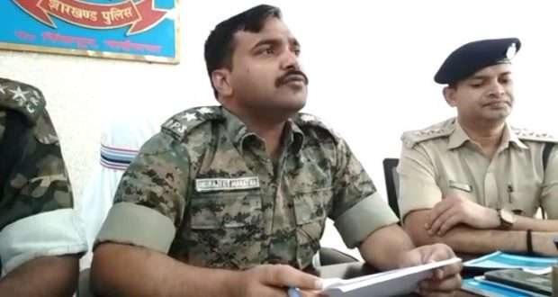 West Singhbhum SP ने कहा : लॉक डाउन में नियमों का उल्लंघन करने वालों को निश्चित रूप से सजा होगी, जरूरत पड़ी तो स्पीडी ट्रायल से शीघ्र सजा दिलाएंगे West Singhbhum SP ने कहा : लॉक डाउन में नियमों का उल्लंघन करने वालों को निश्चित रूप से सजा होगी, जरूरत पड़ी तो स्पीडी ट्रायल से शीघ्र सजा दिलाएंगे