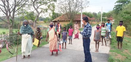 चाकुलिया : कृषि कल्याण अभियान के तहत कृषकों के बीच बीज का वितरण चाकुलिया : कृषि कल्याण अभियान के तहत कृषकों के बीच बीज का वितरण