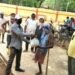 chakuliya : स्व शिबू रंजन खां की स्मृति में साउथ ईस्ट केमिकल्स ने जामुआ के असहाय लोगों में किया खाद्य सामग्री का वितरण chakuliya : स्व शिबू रंजन खां की स्मृति में साउथ ईस्ट केमिकल्स ने जामुआ के असहाय लोगों में किया खाद्य सामग्री का वितरण
