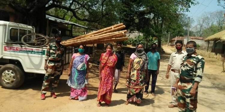 chakuliya-forest : दुबराजपुर वन सुरक्षा समिति के सदस्यों ने साल रोला और साइकिल जब्त कर विभाग को सौंपा chakuliya-forest : दुबराजपुर वन सुरक्षा समिति के सदस्यों ने साल रोला और साइकिल जब्त कर विभाग को सौंपा