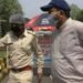 Jamshedpur : उपायुक्त ने लिया शहर के चेकपोस्टों का जायजा, वहां तैनात पुलिसकर्मियों एवं स्वास्थ्यकर्मियों की हौंसलाफाई की