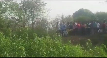 saraikela-सरायकेला में आसमान से गिरा एक ”अजूबा” सामान, गांव में सनसनी, सामान जब्त, जांच शुरू-video saraikela-सरायकेला में आसमान से गिरा एक ”अजूबा” सामान, गांव में सनसनी, सामान जब्त, जांच शुरू-video