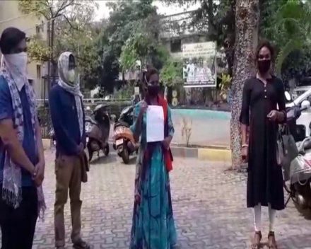 jamshedpur-eunuch-problem-जमशेदपुर में लॉकडाउन का असर किन्नरों पर, 200 किन्नर दाने-दाने को मोहताज jamshedpur-eunuch-problem-जमशेदपुर में लॉकडाउन का असर किन्नरों पर, 200 किन्नर दाने-दाने को मोहताज