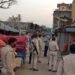 jamshedpur-raid-जमशेदपुर में लॉकडाउन के बावजूद घुमने वालों के खिलाफ धड़पकड़, साकची सब्जी मंडी में रोक के बावजूद मंडी में सब्जी बेचने वालों के खिलाफ कार्रवाई, दुकानें सील jamshedpur-raid-जमशेदपुर में लॉकडाउन के बावजूद घुमने वालों के खिलाफ धड़पकड़, साकची सब्जी मंडी में रोक के बावजूद मंडी में सब्जी बेचने वालों के खिलाफ कार्रवाई, दुकानें सील