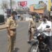 jamshedpur-lockdown-जमशेदपुर में सख्ती से लागू हो रहा लॉकडाउन, खुद एसएसपी सड़कों पर उतरे, वायरस से बचाने के लिए पुलिसवालों को टोपी नहीं लगाने की नसीहत jamshedpur-lockdown-जमशेदपुर में सख्ती से लागू हो रहा लॉकडाउन, खुद एसएसपी सड़कों पर उतरे, वायरस से बचाने के लिए पुलिसवालों को टोपी नहीं लगाने की नसीहत