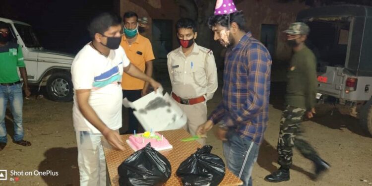 तमिलनाडु में फंसे बहरागोड़ा के 45 मजदूरों को डॉ गोस्वामी ने दिलाई मदद