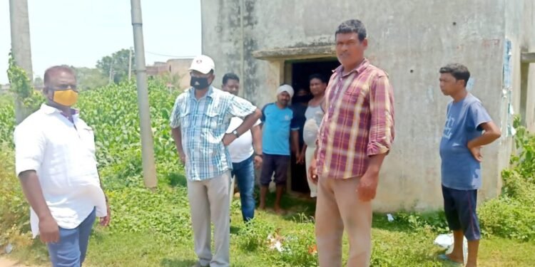 चक्रधरपुर : 15 साल से 5000 लोगो की निःशुल्क प्यास बुझा रहे हैं रविनाथ बांदिया