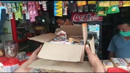 लॉकडाउन का उल्लंघन कर दुकानें खोलनेवालों के खिलाफ चला अक्षेस का छापामारी अभियान, होगी कार्रवाई लॉकडाउन का उल्लंघन कर दुकानें खोलनेवालों के खिलाफ चला अक्षेस का छापामारी अभियान, होगी कार्रवाई
