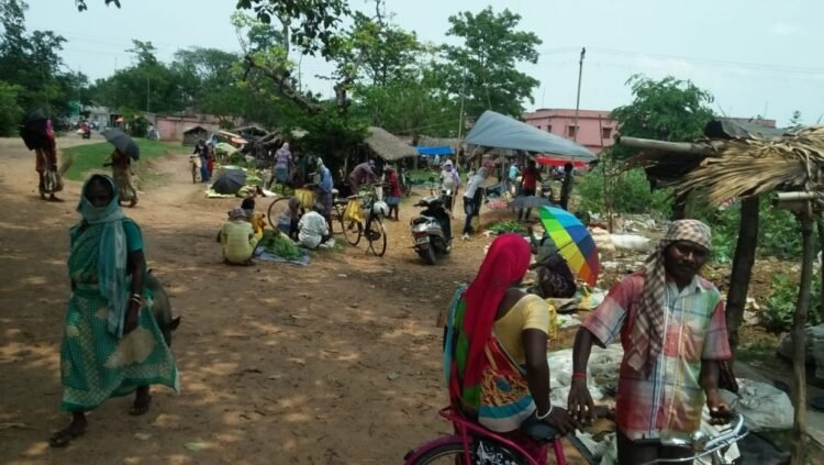 केरूकोचा साप्ताहिक हाट में दिखा लॉकडाउन का असर, नहीं पहुंचे ग्रामीण
