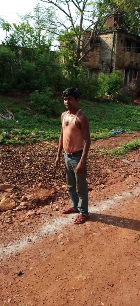West Singhbhum Crime : सारंडा के करमपादा में पुरानी रेलवे बिल्डिंग निवासी ने की पत्नी की कुलाहड़ी मार कर हत्या, फिर सीआरपीएफ के समक्ष आत्मसमर्पण West Singhbhum Crime : सारंडा के करमपादा में पुरानी रेलवे बिल्डिंग निवासी ने की पत्नी की कुलाहड़ी मार कर हत्या, फिर सीआरपीएफ के समक्ष आत्मसमर्पण