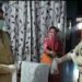 Saraikela-Kharsawan : सूचना मिलते ही दोपहिया वाहन से जरूरतमंदों के घर दवा पहुंचाने पहुंचे एसपी मो अर्शी
