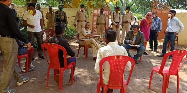 श्रमिक स्पेशल ट्रेन की चेन पुलिंग कर उतरे 17 प्रवासी मजदूर, सभी को चक्रधरपुर आरपीएफ ने पकड़ा, पूछताछ जारी, देखें वीडियो