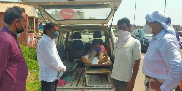 गुड़ाबांदा : बालिजुड़ी में बिजली के चपेट में आकर ग्रामीण की मौत, विधायक ने किया आर्थिक सहयोग