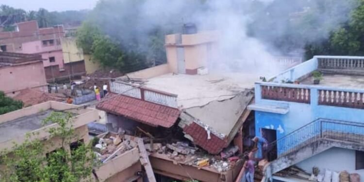 बारीगोड़ा में टाटा मोटर्स कर्मी के घर एसी नहीं फटी, हुआ था बम ब्लास्ट बारीगोड़ा में टाटा मोटर्स कर्मी के घर एसी नहीं फटी, हुआ था बम ब्लास्ट