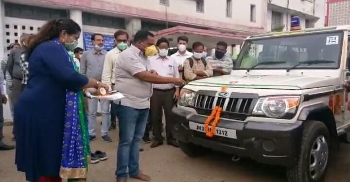 एमजीएम अस्पताल को स्वास्थ्य मंत्री बन्ना गुप्ता ने तीन मोक्ष वाहन किया सुपूर्द