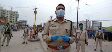 Jamshedpur-corona-virus-update-जमशेदपुर में कोरोना वायरस को लेकर जांच जारी, 87 सैंपल का हुआ टेस्ट, जमशेदपुर में हेल्पलाइन नंबर जारी, सरायकेला-खरसावां एसपी खुद सड़कों पर उतरे Jamshedpur-corona-virus-update-जमशेदपुर में कोरोना वायरस को लेकर जांच जारी, 87 सैंपल का हुआ टेस्ट, जमशेदपुर में हेल्पलाइन नंबर जारी, सरायकेला-खरसावां एसपी खुद सड़कों पर उतरे