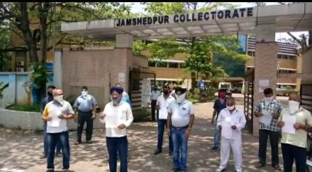 jharkhand-relaxation-झारखंड में खुलेगा रेस्टोरेंट, खुलेगी मिठाई की दुकानें, दुकान या रेस्टोरेंट में बैठकर खाने की नहीं होगी इजाजत, होम डिलीवरी होगी, रांची से हो गयी शुरुआत, टेंट हाउस वाले भी जमशेदपुर डीसी के पास पहुंचे jharkhand-relaxation-झारखंड में खुलेगा रेस्टोरेंट, खुलेगी मिठाई की दुकानें, दुकान या रेस्टोरेंट में बैठकर खाने की नहीं होगी इजाजत, होम डिलीवरी होगी, रांची से हो गयी शुरुआत, टेंट हाउस वाले भी जमशेदपुर डीसी के पास पहुंचे