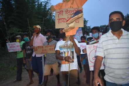 jamshedpur-shahid-चीन सीमा पर शहीद गणेश हांसदा का शव अब हेलीकॉप्टर से सीधे बहरागोड़ा पहुंचेगा, शहीद के गांव में चीन के खिलाफ गुस्सा jamshedpur-shahid-चीन सीमा पर शहीद गणेश हांसदा का शव अब हेलीकॉप्टर से सीधे बहरागोड़ा पहुंचेगा, शहीद के गांव में चीन के खिलाफ गुस्सा
