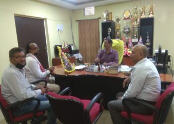 केयू के कुलपति से मिले शिक्षक नेता, कुलपति ने कहा-शिक्षकों की समस्याओं का होगा समाधान, सभी 23 विभागों के मेधावी विद्यार्थियों के लिए छात्रवृत्ति का इंतजाम