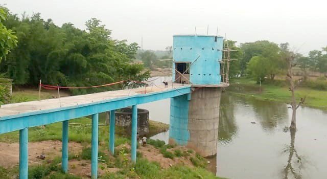 जगन्नाथपुर विधान सभा क्षेत्र में पेयजलापूर्ति व्यवस्था होगी दुरुस्त, ग्रामीणों व शहरवासियों जल्द मिलेगा स्वच्छ पानी, विधायक सोनाराम सिंकू ने पूरे विधानसभा क्षेत्र में 290 चापाकलों की मरम्मत के लिए उपायुक्त सौंपी सूची जगन्नाथपुर विधान सभा क्षेत्र में पेयजलापूर्ति व्यवस्था होगी दुरुस्त, ग्रामीणों व शहरवासियों जल्द मिलेगा स्वच्छ पानी, विधायक सोनाराम सिंकू ने पूरे विधानसभा क्षेत्र में 290 चापाकलों की मरम्मत के लिए उपायुक्त सौंपी सूची