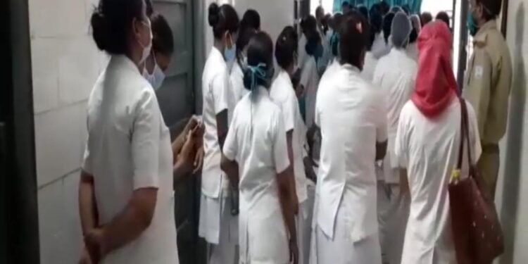 Nurses-refused-duty : एमजीएम की कोरोना योद्धा नर्सों ने किया ड्यूटी से इन्कार, पढ़िये क्यों, वीडियो देखें