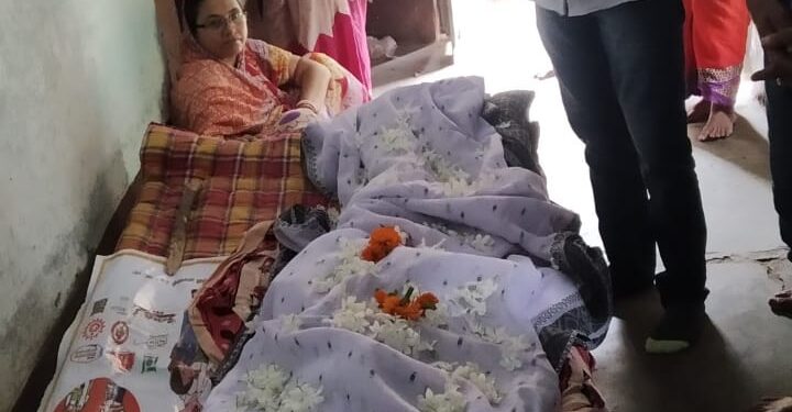 खेत मजदूर यूनियन के संयोजक रविन्द्र नाथ दास को मातृ शोक, पहुंचे विधायक