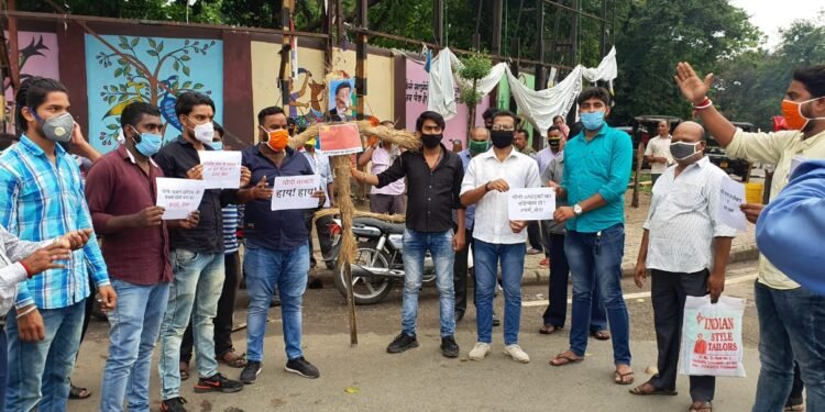 Jamshedpur : धर्म सेना (धर्म जागरण समन्वय) और हिन्दू उत्सव समिति ने चीन के राष्ट्रपति का पुतला फूंका