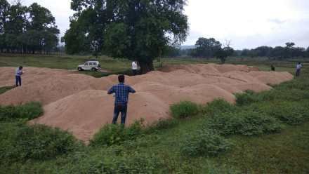 पश्चिमी सिंहभूम : अवैध बालू भंडारण के खिलाफ मनोहरपुर में खनन विभाग की बड़ी कार्रवाई, डेढ़ लाख सीएफटी अवैध बालू जब्त पश्चिमी सिंहभूम : अवैध बालू भंडारण के खिलाफ मनोहरपुर में खनन विभाग की बड़ी कार्रवाई, डेढ़ लाख सीएफटी अवैध बालू जब्त