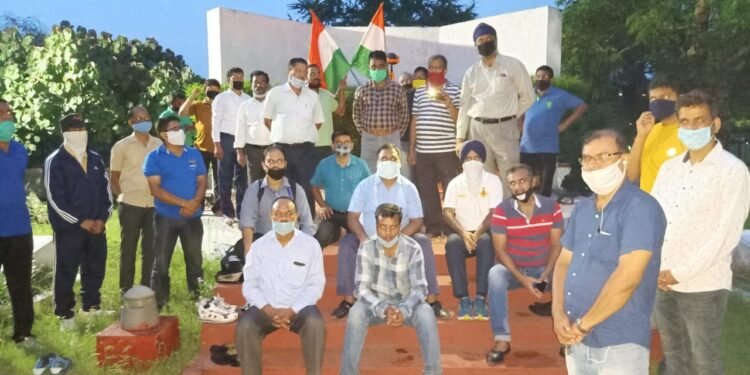 पूर्व सैनिक सेवा परिषद ने किया चीनी सामानों के बहिष्कार के संकल्प के साथ शहीदों को नमन पूर्व सैनिक सेवा परिषद ने किया चीनी सामानों के बहिष्कार के संकल्प के साथ शहीदों को नमन