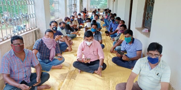 बहरागोड़ा भाजपा मंडल के कार्यकर्ताओं ने सुना केंद्रीय मंत्री धर्मेंद्र प्रधान का संबोधन बहरागोड़ा भाजपा मंडल के कार्यकर्ताओं ने सुना केंद्रीय मंत्री धर्मेंद्र प्रधान का संबोधन