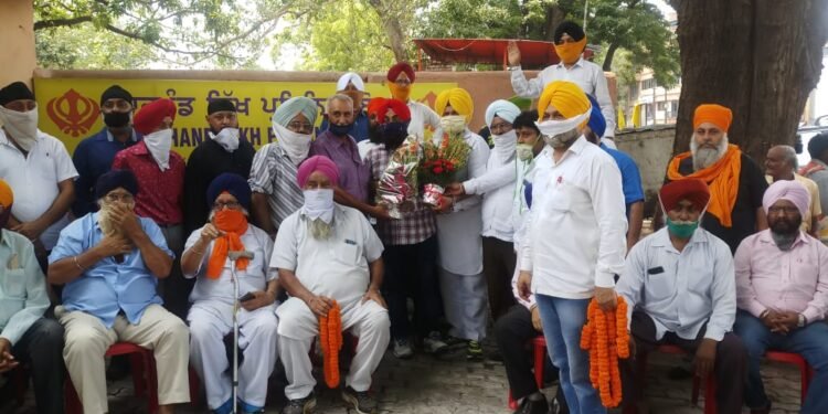 सरयू राय का विधायक प्रतिनिधि बनने पर जोगिंदर सिंह जोगी का स्वागत सरयू राय का विधायक प्रतिनिधि बनने पर जोगिंदर सिंह जोगी का स्वागत
