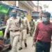 jamshedpur-lockdown-जमशेदपुर के बाजारों में उड़ी सोशल डिस्टेंसिंग की धज्जियां, सिटी एसपी साकची बाजार पहुंचे-कहा-video