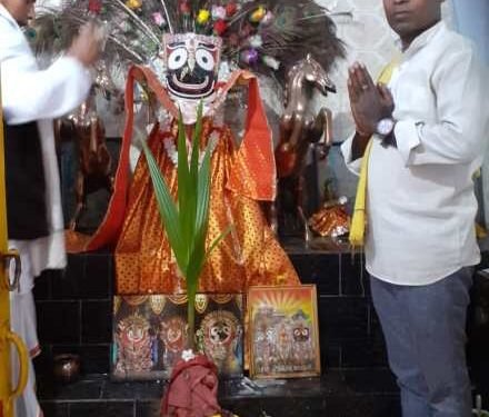 bhagwan-jagannatu-rath-yatra-जमशेदपुर में लॉकडाउन के बीच हुई भगवान जगन्नाथ की पूजा, 15 दिनों के लिए एकांतवास में गये, फिर निकलेगी रथ यात्रा, पर नहीं लगेगी कोई भीड़ bhagwan-jagannatu-rath-yatra-जमशेदपुर में लॉकडाउन के बीच हुई भगवान जगन्नाथ की पूजा, 15 दिनों के लिए एकांतवास में गये, फिर निकलेगी रथ यात्रा, पर नहीं लगेगी कोई भीड़