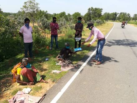 Jamshedpur-rural : घाटशिला के झोपड़ीशोल गांव निवासी निश्चिंत चालक के परिजनों से मिलकर डॉ सुनीता देवदूत सोरेन की मदद Jamshedpur-rural : घाटशिला के झोपड़ीशोल गांव निवासी निश्चिंत चालक के परिजनों से मिलकर डॉ सुनीता देवदूत सोरेन की मदद