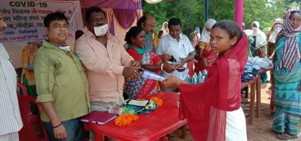 आरडीए के बीज वितरण समारोह में शामिल हुए विधायक रामदास सोरेन,कहा ग्रामीण क्षेत्र में संस्था कर रही है बेहतर कार्य आरडीए के बीज वितरण समारोह में शामिल हुए विधायक रामदास सोरेन,कहा ग्रामीण क्षेत्र में संस्था कर रही है बेहतर कार्य