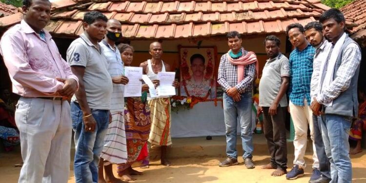 शहीद गणेश हांसदा के अमर व्यक्तित्व को युवाओं के बीच प्रेरणास्त्रोत बनाने के लिए ‘वीर शहीद गणेश हांसदा फेलोशिप’ की शुरुआत, हर वर्ष पांच जरूरतमन्द ग्रामीण बच्चों को पढ़ाई में मिलेगी सहायता