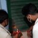 कालाबाजारी करते पाए गए डीलर को कौन बचा रहा, अबतक नहीं हुआ एफआईआर कालाबाजारी करते पाए गए डीलर को कौन बचा रहा, अबतक नहीं हुआ एफआईआर