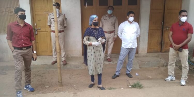 सोशल डिस्टैंसिंग का पालन करते हुए घरों में नमाज अदा करने का निर्णय, जगन्नाथपुर एसडीओ व एसडीपीओ ने बकरीद को लेकर किया क्षेत्र का निरीक्षण