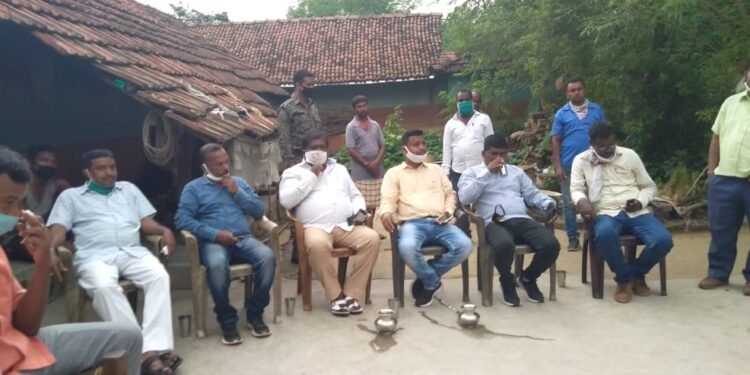 संथाली गायक व अभिनेता स्व मसांग हांसदा के शोकाकुल परिजनों से मिले विधायक रामदास सोरेन, दी सांत्वना, कहा-समाज के लिए है अपूरणीय क्षति संथाली गायक व अभिनेता स्व मसांग हांसदा के शोकाकुल परिजनों से मिले विधायक रामदास सोरेन, दी सांत्वना, कहा-समाज के लिए है अपूरणीय क्षति