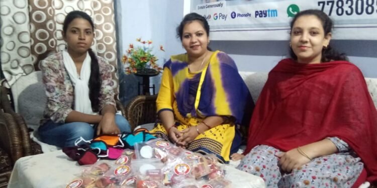 Rakshabandhan : महिला विकास मंच की स्वदेशी राखियां बढ़ाएंगी रिश्ते में मिठास Rakshabandhan : महिला विकास मंच की स्वदेशी राखियां बढ़ाएंगी रिश्ते में मिठास
