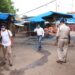jamshedpur-administration-action-जमशेदपुर के बाजारों में प्रशासन की दबिश, टेल्को आजाद मार्केट की दो दुकानें और बिष्टुपुर की पांच दुकानों को किया सील, कोरोना के नियमों का उल्लंघन कर संचालित हो रही थी दुकानें, देखे प्रशासनिक कार्रवाई की तस्वीरें
