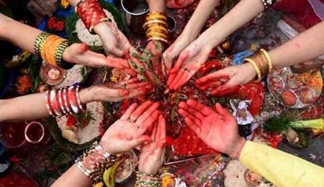 Hartalika Teej : हरतालिया तीज कल, मां पार्वती के समर्पित है यह व्रत, पति की लंबी आयु के लिए महिलाएं रखती हैं निर्जला व्रत, करती हैं गौरी-शंकर की पूजा, जानिये क्या है कथा व पूजन विधि Hartalika Teej : हरतालिया तीज कल, मां पार्वती के समर्पित है यह व्रत, पति की लंबी आयु के लिए महिलाएं रखती हैं निर्जला व्रत, करती हैं गौरी-शंकर की पूजा, जानिये क्या है कथा व पूजन विधि
