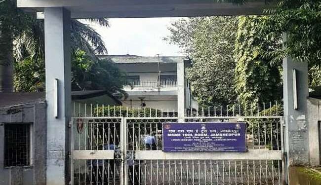 jharkhand-truth-सरायकेला-खरसावां आइडीटीआर क्वारंटीन में रह रहे लोगों को खाने पर आफत, प्रशासन भी मजबूर, सरकार दे रही 60 रुपये प्रति व्यक्ति, एक टाइम खाने में 20 रुपये से ज्यादा खर्च नहीं कर सकता प्रशासन, जानें क्वारंटीन सेंटर का दर्द, प्रशासन की बेचारगी, डीसी ने कहा-video