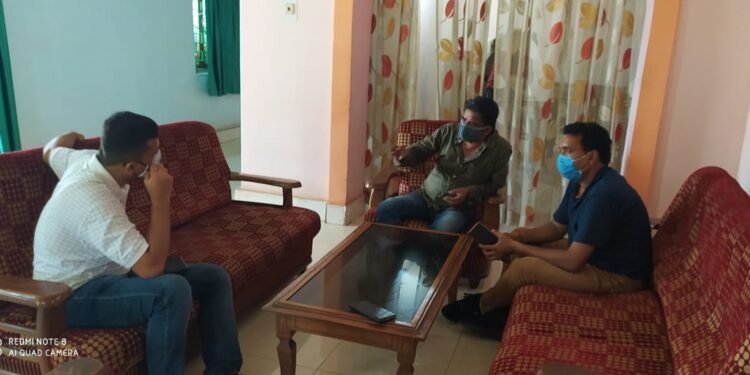 baharagora: विधायक समीर महंती वन विभाग के पदाधिकारियों संग विकास के मुद्दे पर की चर्चा baharagora: विधायक समीर महंती वन विभाग के पदाधिकारियों संग विकास के मुद्दे पर की चर्चा