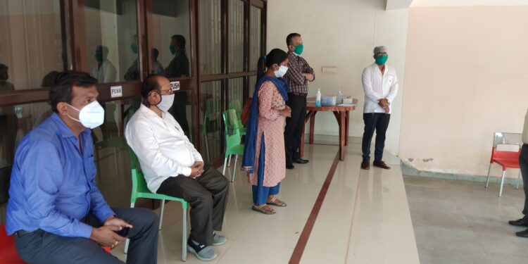 Jamshedpur-Plasma-Donation-Campaign : जोर पकड़ रहा जिला प्रशासन, रेड क्रॉस सोसाइटी व ब्लड बैंक का प्लाज्मा डोनेशन जागरूकता अभियान, तीन ने किया प्लाज्मा डोनेट, सीआरपीएफ के सात जवानों का चयन Jamshedpur-Plasma-Donation-Campaign : जोर पकड़ रहा जिला प्रशासन, रेड क्रॉस सोसाइटी व ब्लड बैंक का प्लाज्मा डोनेशन जागरूकता अभियान, तीन ने किया प्लाज्मा डोनेट, सीआरपीएफ के सात जवानों का चयन