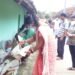 ghatshila : जिप सदस्य देव्यानी मुर्मू ने 100 जरूरतमंदों के बीच बांटा खाद्य सामग्री ghatshila : जिप सदस्य देव्यानी मुर्मू ने 100 जरूरतमंदों के बीच बांटा खाद्य सामग्री