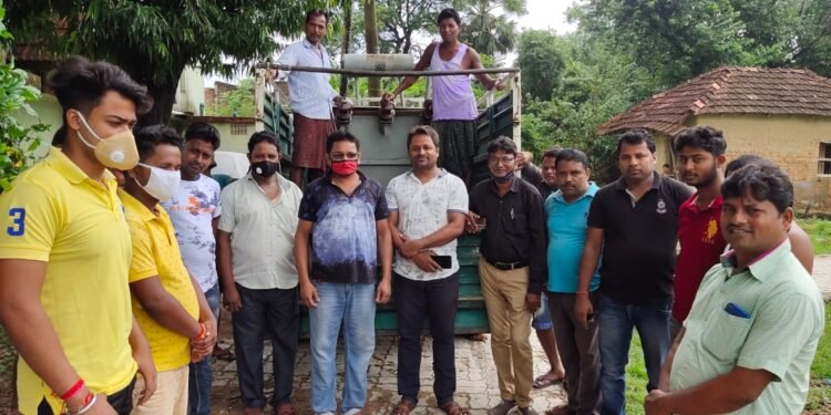 Bahragoda : सांसद की पहल पर कैमी गांव में पहुंचा 100 केवी का ट्रांसफार्मर, लोगों में हर्ष Bahragoda : सांसद की पहल पर कैमी गांव में पहुंचा 100 केवी का ट्रांसफार्मर, लोगों में हर्ष