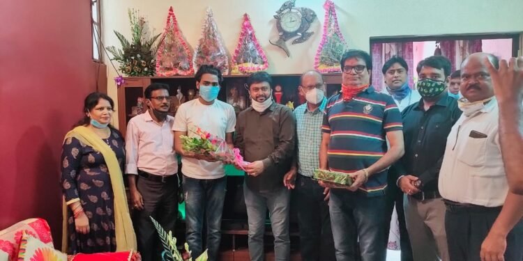 chaibasa : चैंबर ने किया अभिनव गुप्ता को सम्मानित chaibasa : चैंबर ने किया अभिनव गुप्ता को सम्मानित